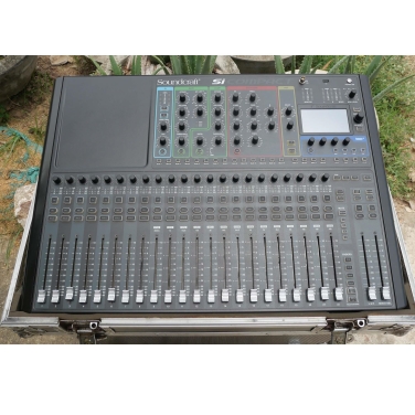 Mixer Soundcraft Si Compact 24